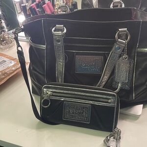 Coach Black and Silver Shoulder Bag
matching wallet